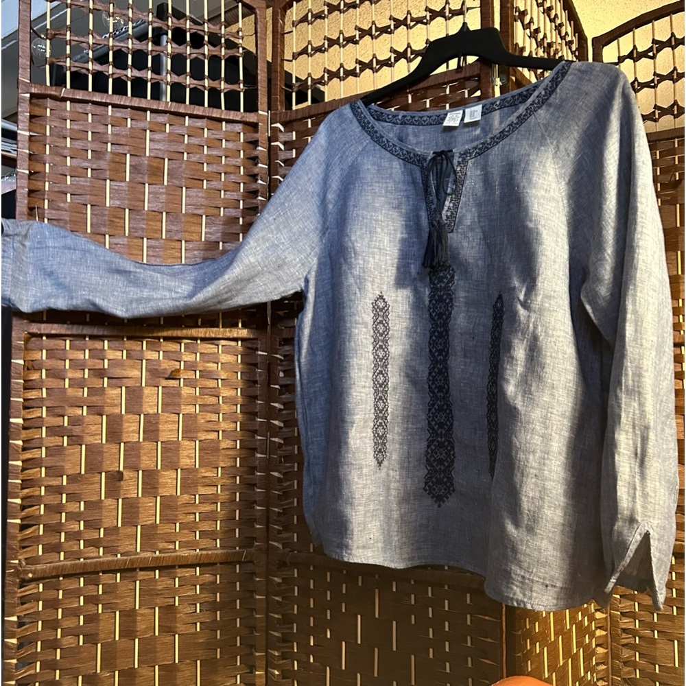ARTSAN*NY XL but fits like a large